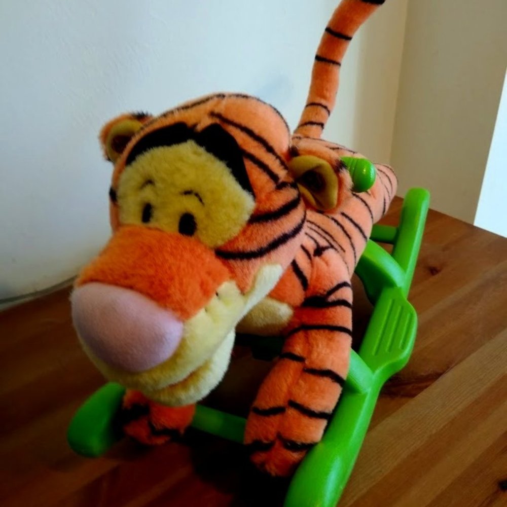 Disney Winnie The Pooh Musical Baby Toddler Plush Tigger Toy Rocking